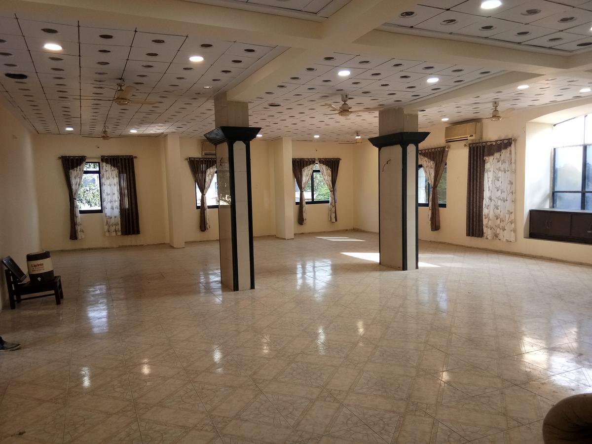 Grand Galaxy Hotel Krishna Nashik Esterno foto