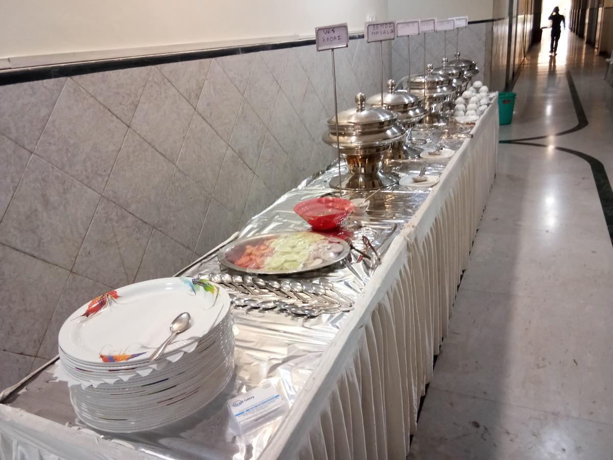 Grand Galaxy Hotel Krishna Nashik Esterno foto