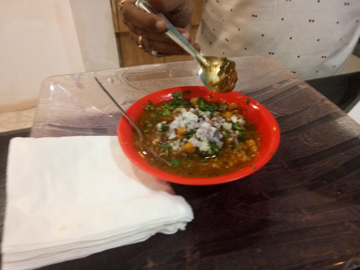 Grand Galaxy Hotel Krishna Nashik Esterno foto