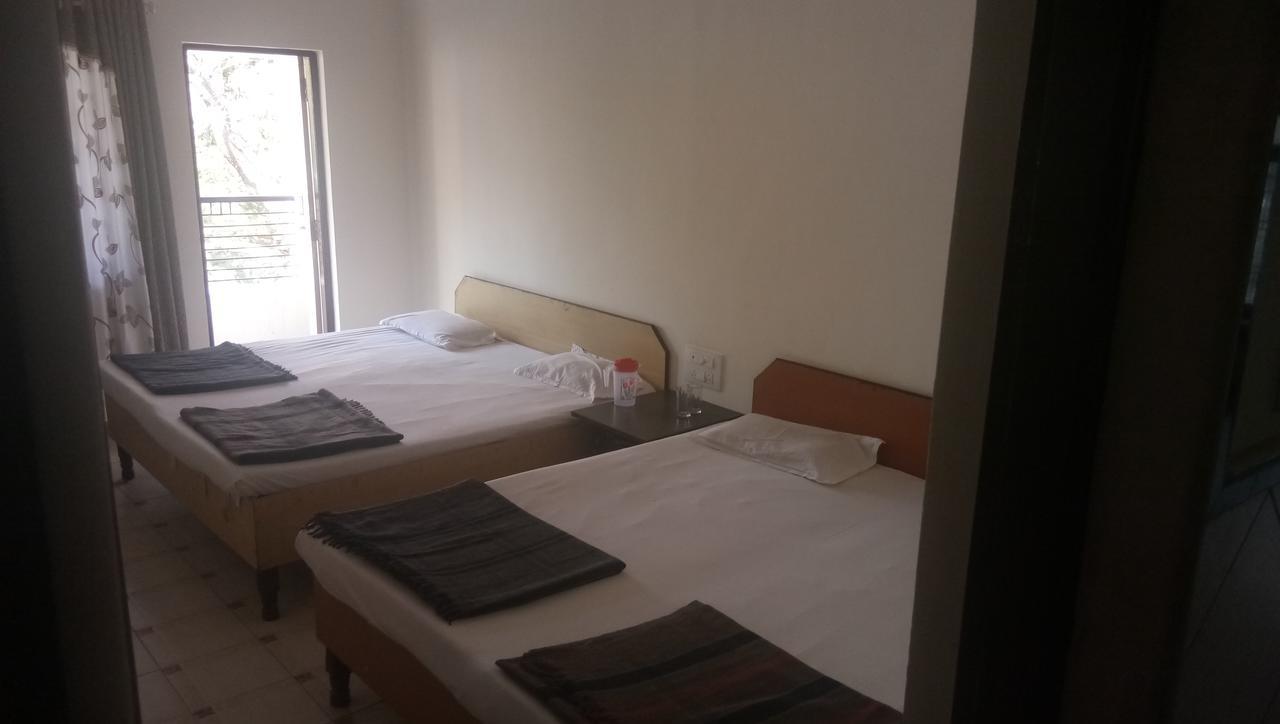 Grand Galaxy Hotel Krishna Nashik Esterno foto